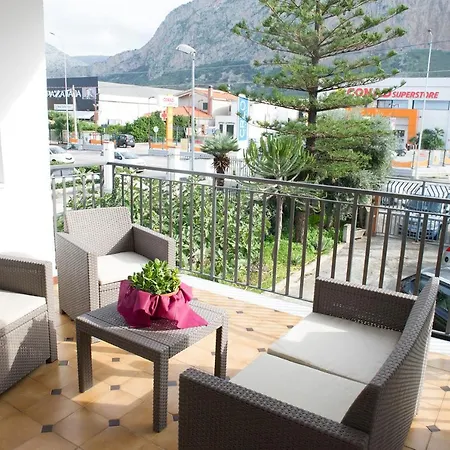 Casa Vacanze Ines Carini Exterior foto